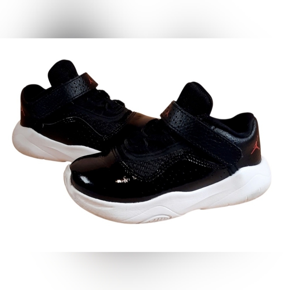 Jordan 11 CMFT Low 'Bred (TD)